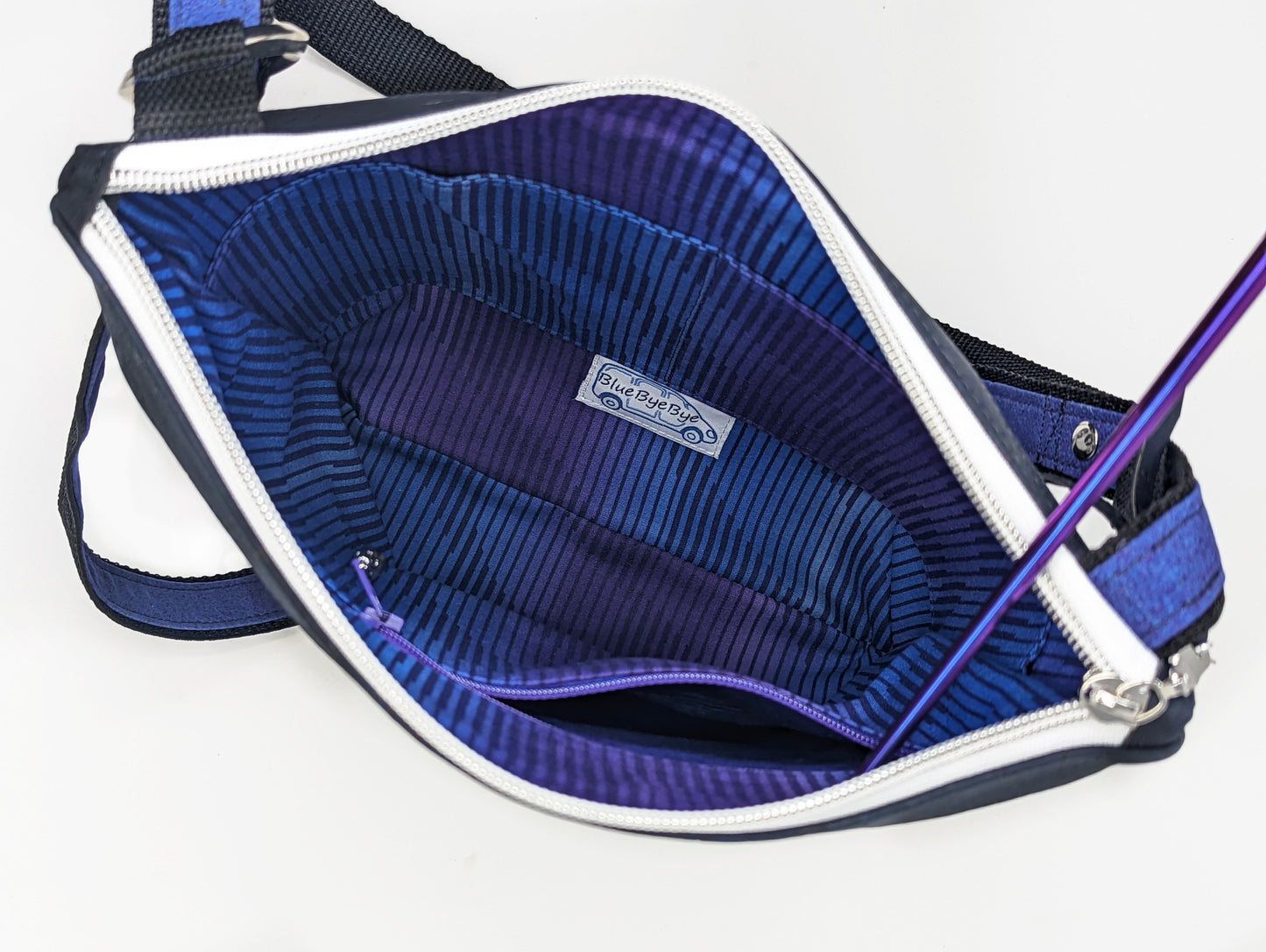 Snowflake Design Crossbody Bag